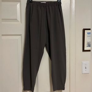 Aritzia BABATON Jogger Style Trousers,  Pull On, high waisted size XS